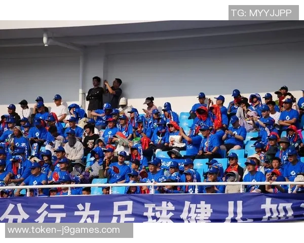 激情四溢的足球舞蹈盛宴带你领略运动与艺术的完美结合